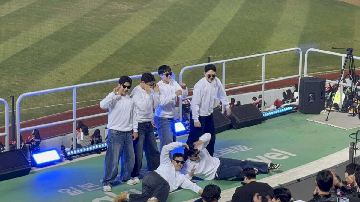 twins_is_win's tweet photo. #엘지_트친소 #엘지트친소 

>> 2 39 56 64 <<
위주로 응원 중인 야팬입니다 :)
중고등 야구나 해외 리그도 보는 중입니다!
흔적 잡을게요🫶🏻 https://t.co/a68JsMSM8U