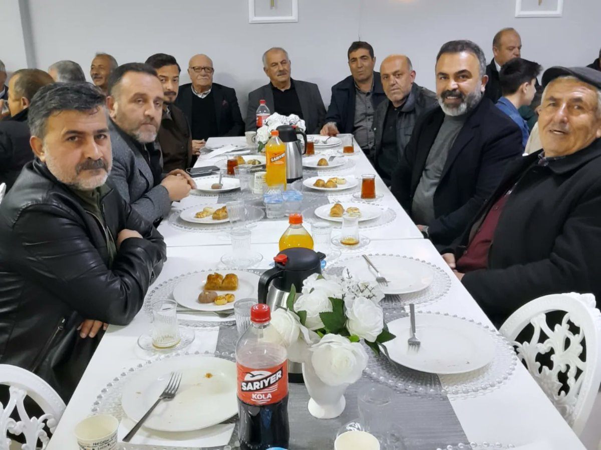 avkadirkstekci's tweet photo. Betül Günay kuzenim ve Enes Altaş kardeşimin nişan törenlerini gerçekleştirdik.
Genç çiftimizi ve kıymetli ailelerimizi tebrik ediyor, kendilerine ömür boyu mutluluklar diliyorum.
Rabbim yüzlerini güldürsün, en kötü günleri böyle olsun. https://t.co/jYXlsEZ9OD