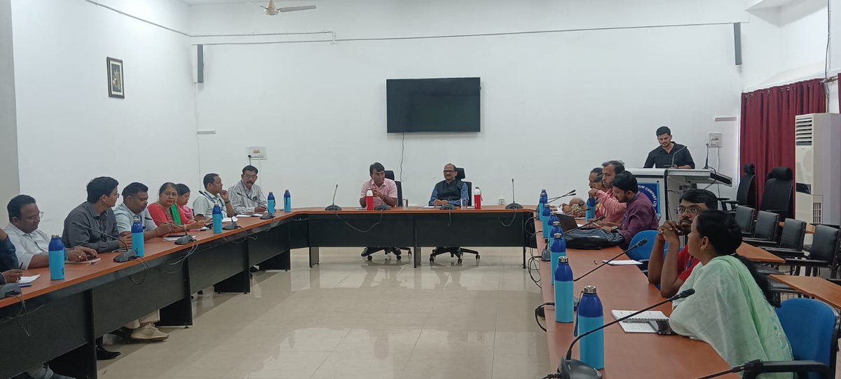 NALCO_India's tweet image. An interactive session was held with #HumanResource officials, including medical staff of the M&amp;amp;R Complex, Koraput, Odisha led by Dr. Tapas Kumar Pattanayak, Director (HR). The session focused on sharing valuable perspectives on #OrganisationalGrowth, #EmployeeDevelopment, and