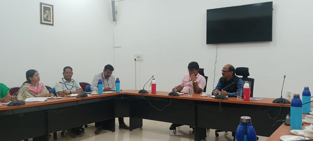 NALCO_India's tweet image. An interactive session was held with #HumanResource officials, including medical staff of the M&amp;amp;R Complex, Koraput, Odisha led by Dr. Tapas Kumar Pattanayak, Director (HR). The session focused on sharing valuable perspectives on #OrganisationalGrowth, #EmployeeDevelopment, and