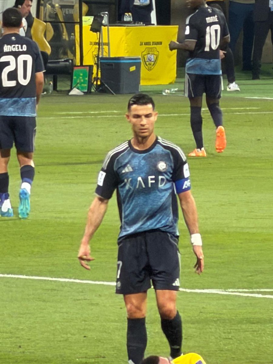 PeoplesAndy's tweet image. Big night at the Zabeel Stadium this evening!! @AlWaslSC welcomed @AlNassrFC &amp;amp; @Cristiano in the Asian Champions league 2. @ward_jr @UltrasJunoon #AlWasl #Dubai #Alnassr #CR7 #Ronaldo #Emperors #UAE 🟡🟡🇦🇪🇦🇪