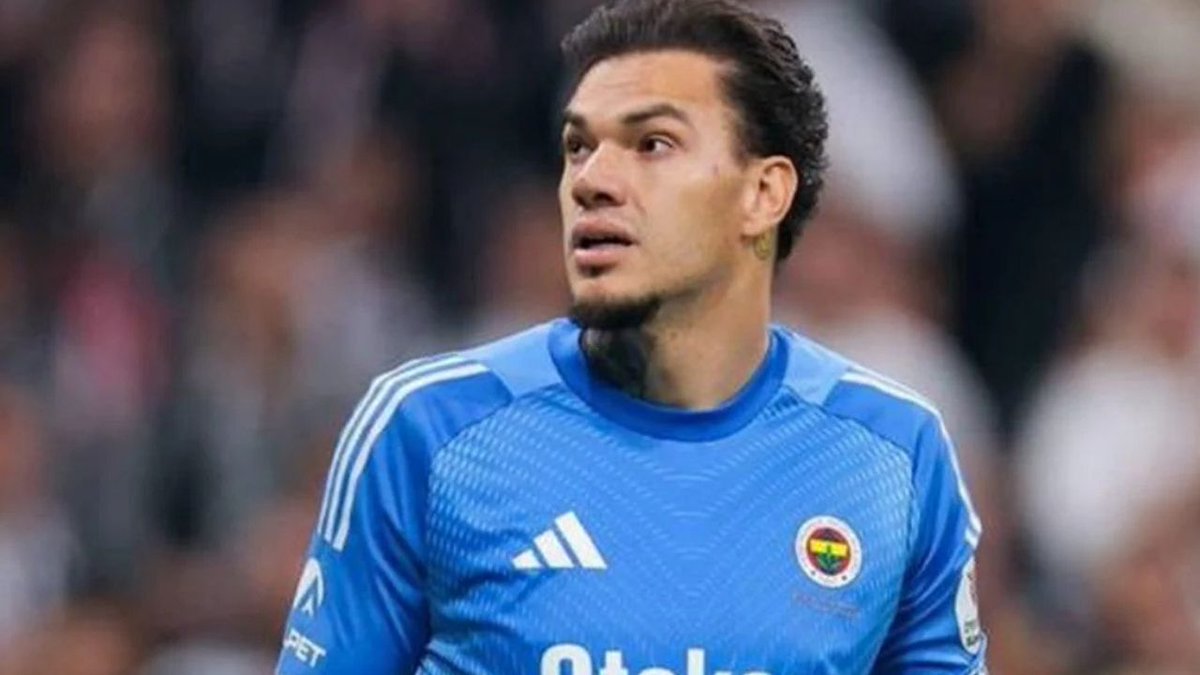 #Spor Ederson Fenerbahçe'den ayrılıyor mu? Ederson kovuldu mu?: Çaykur Rizespor maçının son saniyelerinde yaptığı büyük hata ile şampiyonluk yolunda kritik iki puanın kaybedilmesine neden olan Ederson'un Fenerbahçe'deki geleceği tartışma konusu oldu.… dlvr.it/TS6cv5