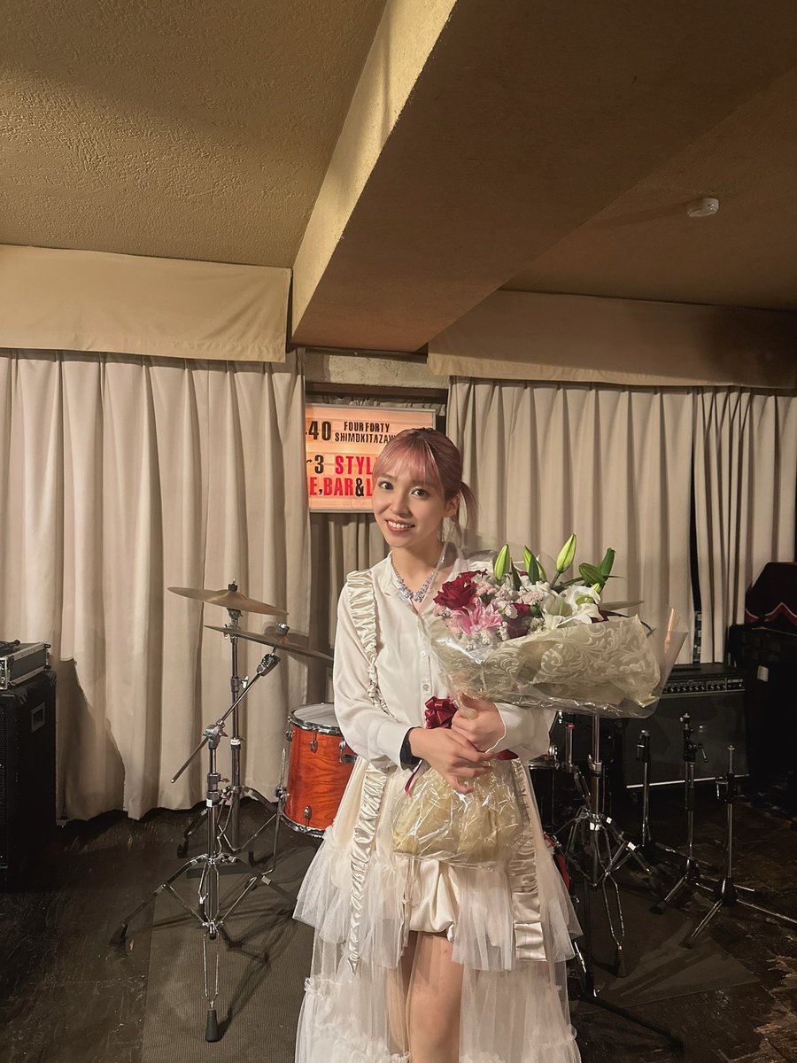 yukaDD_official's tweet photo. yukaDD presents
『Happiness to you！ 〜Birthday Special〜』
来てくださりありがとうございました🫶
素敵なアーティストさん方々が盛り上げてくださり、そしてサプライズケーキまで準備してくださって皆様のおかげで最高のバースデーライブになりました✨
本当に恵まれてるなぁと実感…
みんなの期待に添えられるように頑張りますので、これからもyukaDDをよろしくお願いします✨