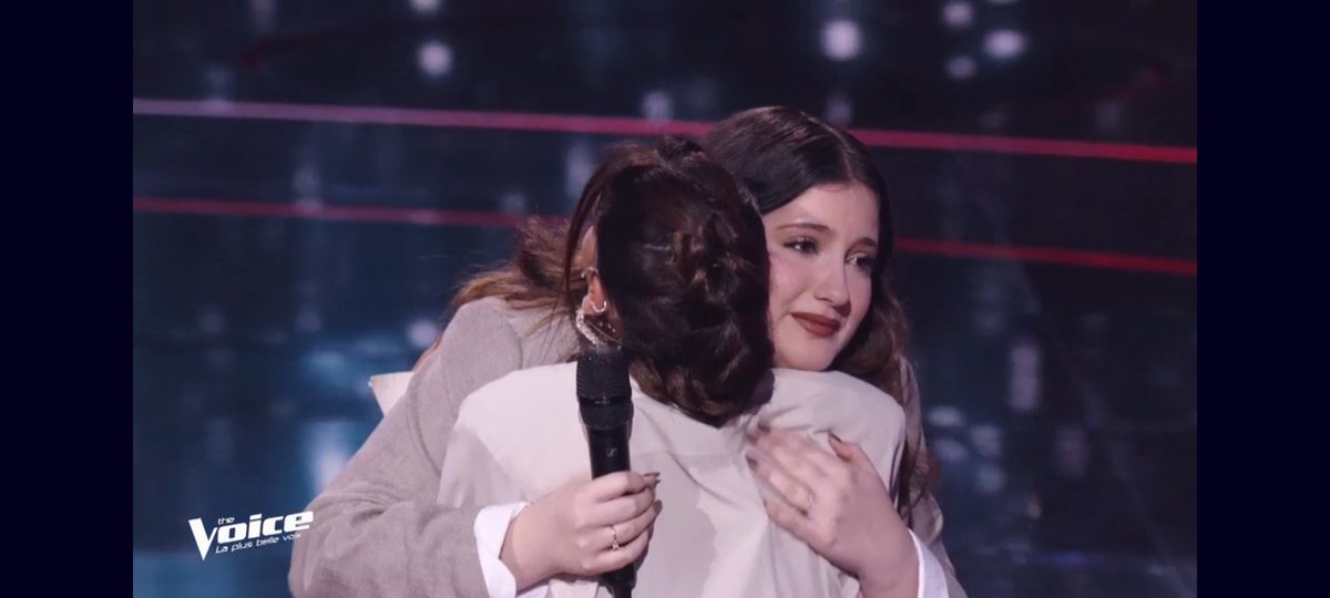 fabien_fichaux's tweet image. Le prochain talent s'appelait Lisa, elle a chantée "Quelques mots d'amour" de Michel Berger, Lisa a rejoint l'équipe Amel Bent qui était la seule coach à se retourner #TheVoice