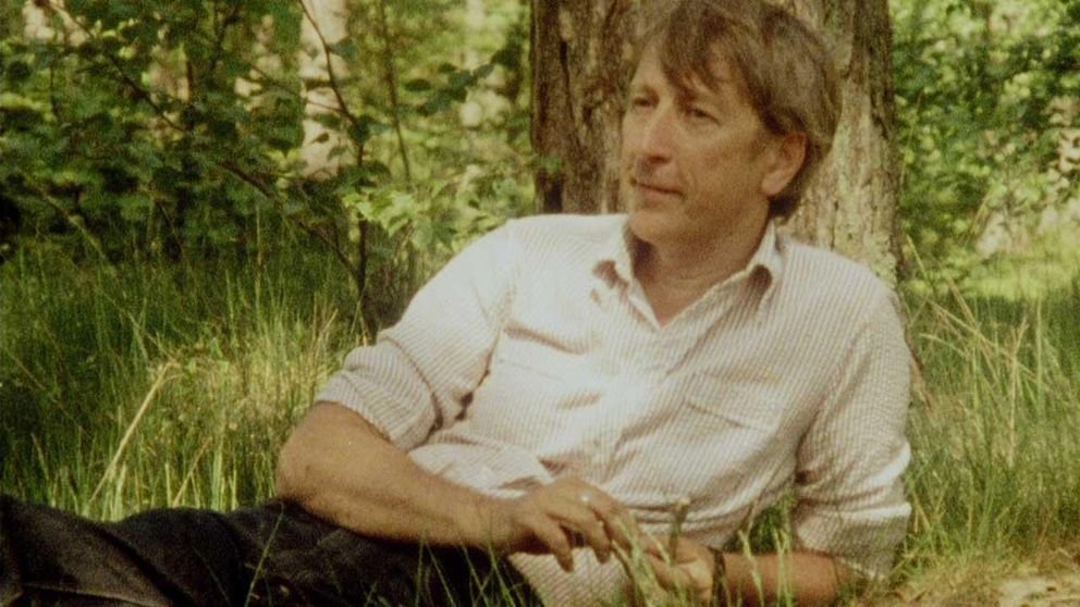 niklasgv's tweet photo. "La Verdad yace en el suelo/ pero nadie se atreve a levantarla./ La Verdad está en la calle./ Y nadie la hace suya." (Tranströmer) https://t.co/abq0NJ98u6