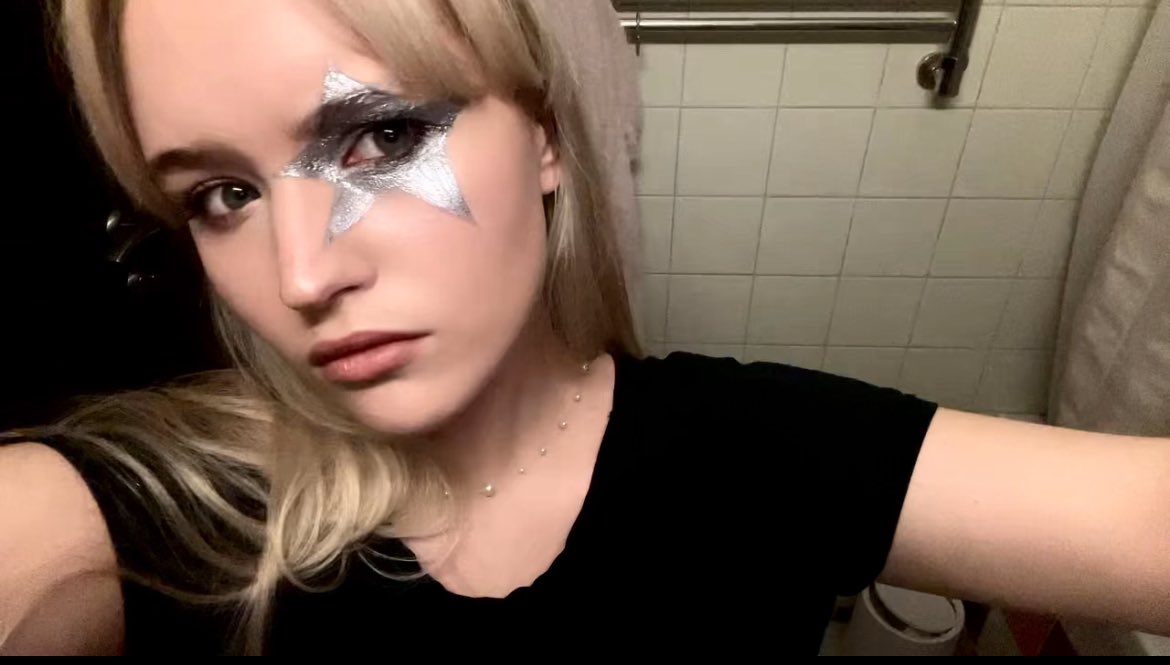 lana 💌 tweet media