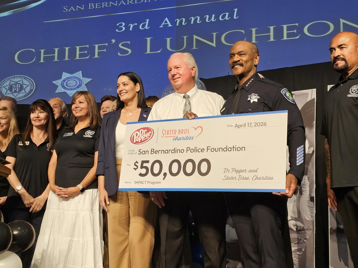guttierez_john's tweet image. #AnnualChiefsLuncheon: My friend and partner Chief Goodman, is doing a phenomenal job with investing, improving, and changing the lives of the youth in our #commUNITY and the smiles painted on their faces. Go to #SBPF1905Foundation &amp;amp; Donate
