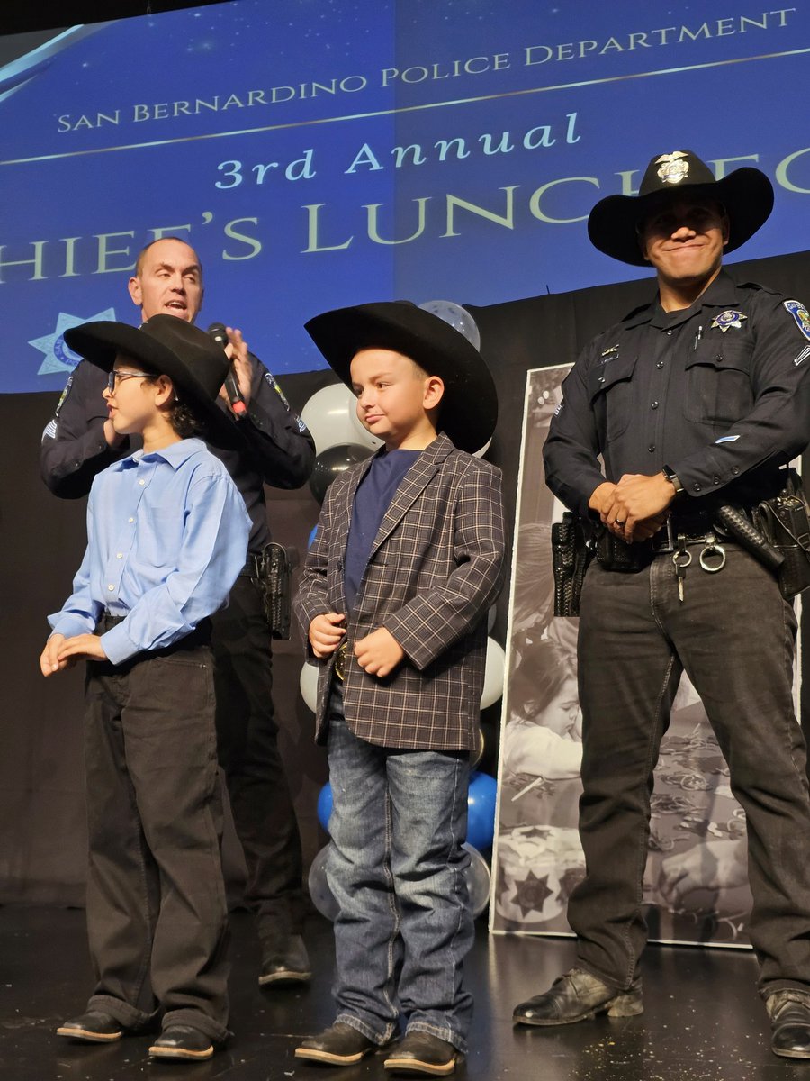guttierez_john's tweet image. #AnnualChiefsLuncheon: My friend and partner Chief Goodman, is doing a phenomenal job with investing, improving, and changing the lives of the youth in our #commUNITY and the smiles painted on their faces. Go to #SBPF1905Foundation &amp;amp; Donate
