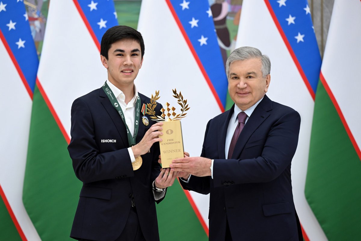 FIDE_chess's tweet image. 🇺🇿 Proud moment! The President of Uzbekistan, Shavkat Mirziyoyev, congratulated Javokhir Sindarov on his historic victory at the FIDE Candidates Tournament ♟️🏆

He described it as a triumph for the entire nation 💙✨

📸 president.uz

#FIDECandidates #FIDE #Chess