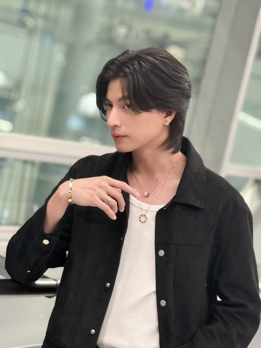ฝากส่งกำลังใจน้องกลัฟในการเดินทางไปปารีส ประเทศฝรั่งเศส เพื่อเข้าร่วมงานเปิดตัวคอลเลคชั่นใหม่ของแบรนด์ Chaumet ด้วยนะคะ

GULF GO PARIS FOR CHAUMET
#ChaumetxGulf​
#Chaumet
#GulfKanawut