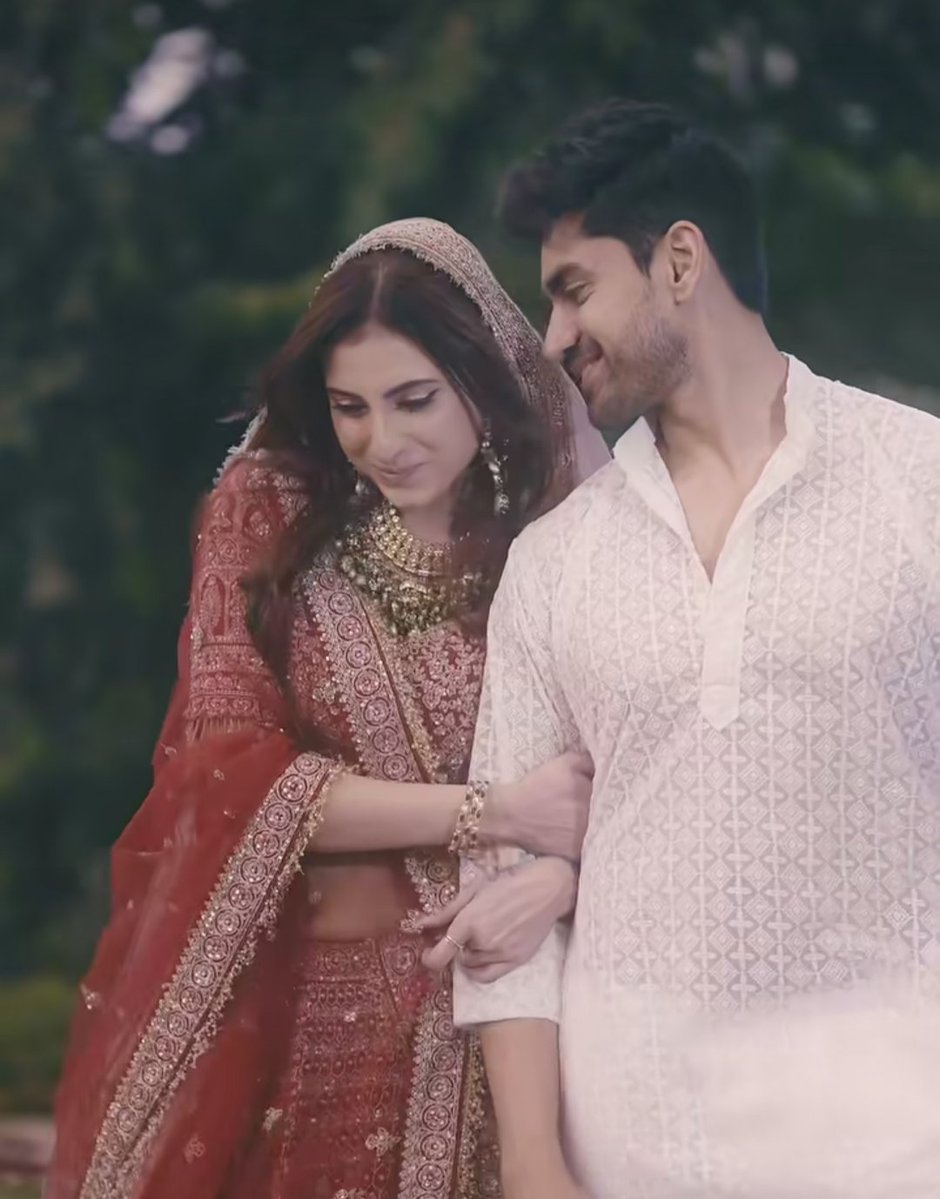 OMG unexpected collab 🥹💗 they look cute together 🤌🫶

#Avinashmishra #farrhanabhatt