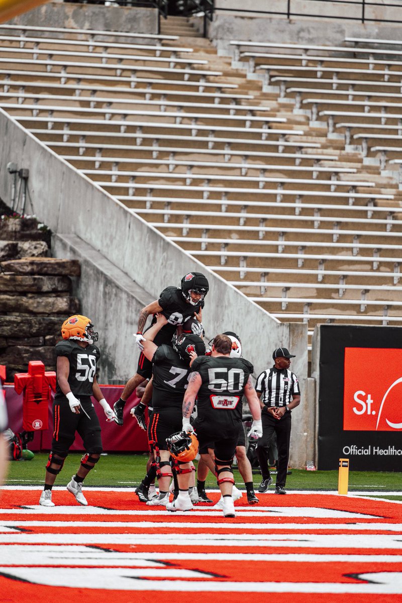_KenaRego_'s tweet image. Brick by Brick‼️💯 #Touchdown #Scrimmage #WolvesUp ￼￼🐺⬆️🤘🏽 @AStateFB @SpainParkFB @raisingchamps_ @TheLab_USA @Ahmad_Edwards9 @willbradleysp