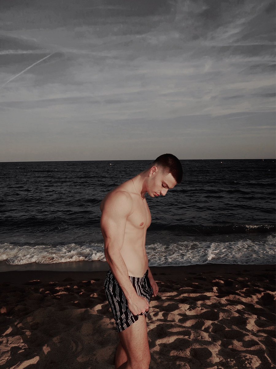 𝓐ʟᴇᴋ tweet media