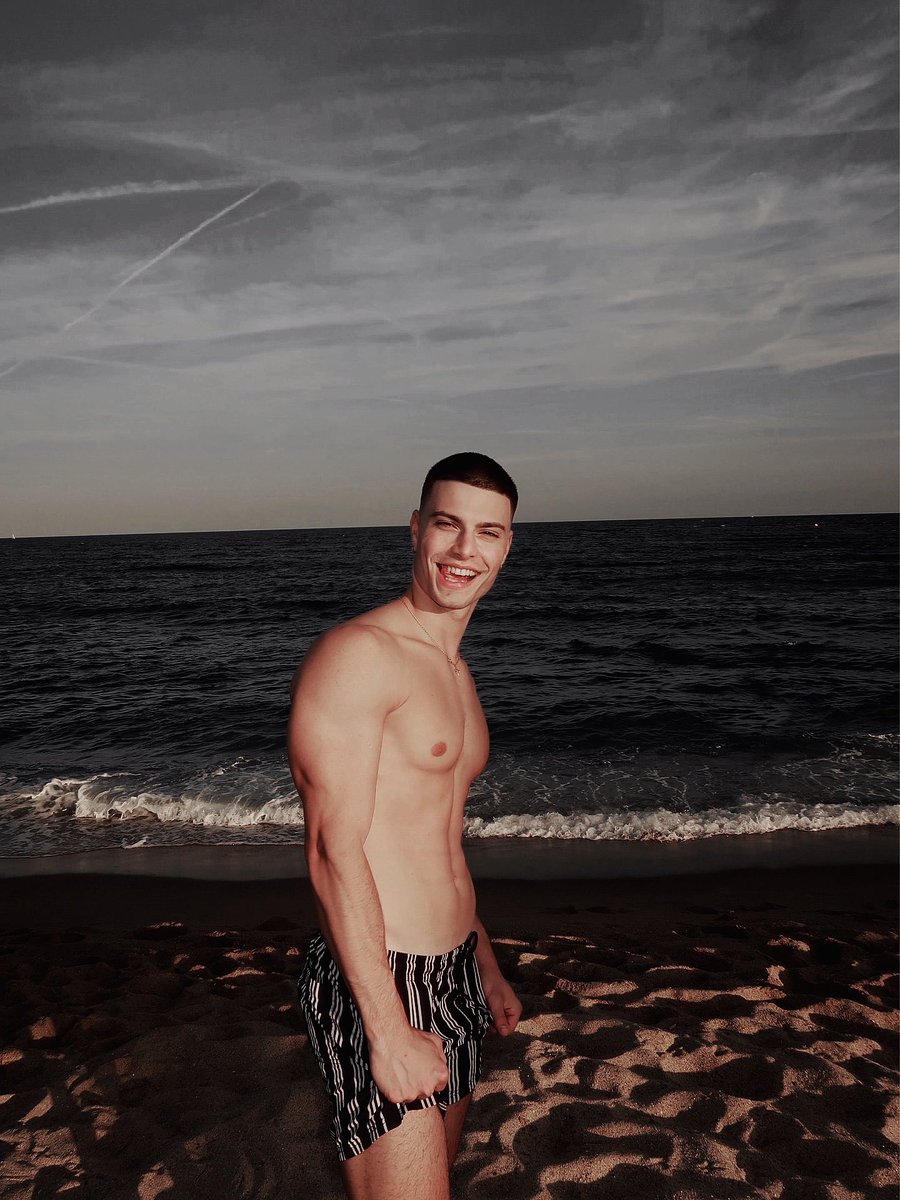 𝓐ʟᴇᴋ tweet media