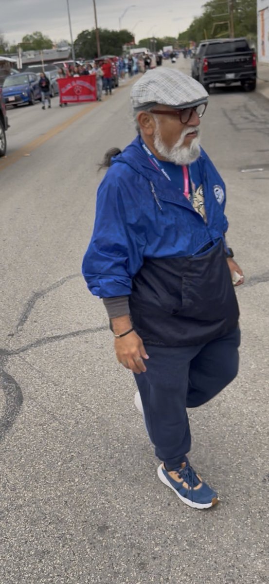 dwight_pe's tweet photo. Old South San Parade was a huge success and so much fun! Thank you to everyone who showed up in support of our athletic program. ⚽️🥎⚾️🏀🏐🏈 https://t.co/vX7pp3psxF