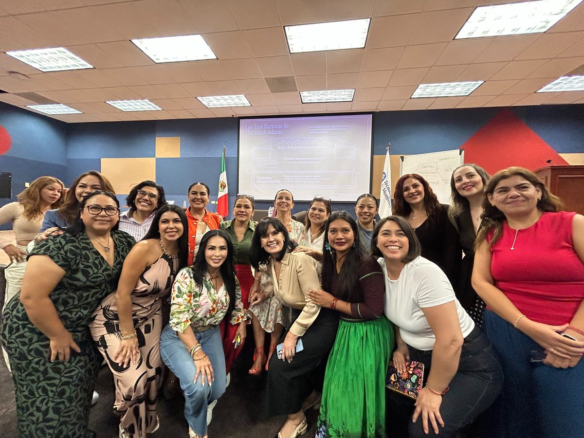 Formar mujeres es construir futuro. 💜

Gracias Mirza Flores y Lolis López por impulsar este espacio de alto nivel del <a href="/TecdeMonterrey/">Tecnológico de Monterrey</a> 

Y hay que decirlo claro:
Movimiento Ciudadano es el único partido que invierte profesionalmente en la capacitación de las mujeres. 🔶

Aquí se