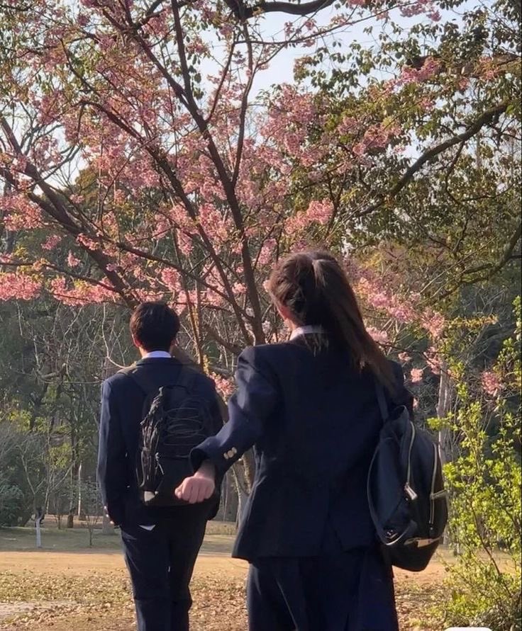 nik0slibrary's tweet image. #cr: i hope this doesn’t find you  ༘⋆♡⸝⸝💌⊹。
⤷  ˗ˏˋ a reading thread ˎˊ˗