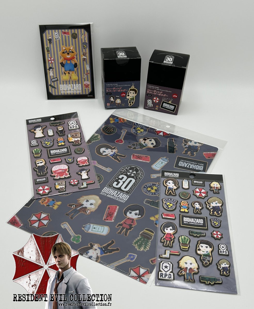 REcollectionFR's tweet image. Une partie des goodies vendus/offerts dans les Capcom Store Japonais pour fêter les 30 ans de la saga.

Présentoirs complets des 2 séries de Porte-clés, planches de stickers, clearfile, carte postale

#capcom #residentevil #residentevilcollection #バイオハザード #REBHFun