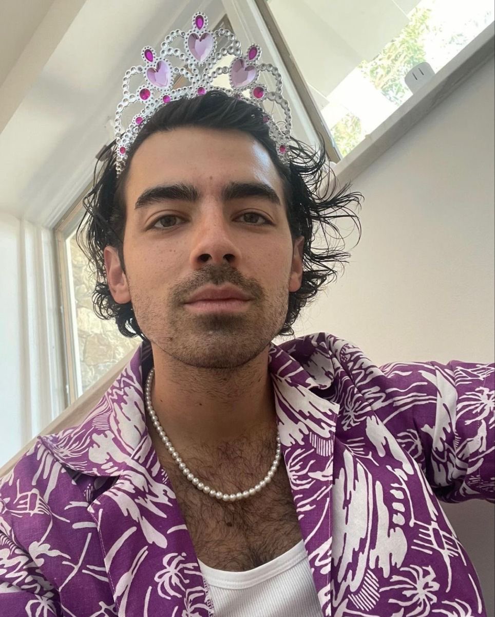 Lonelywarrior3's tweet photo. En un mundo de chicos, él es una princesa. https://t.co/ZgO0In0gou