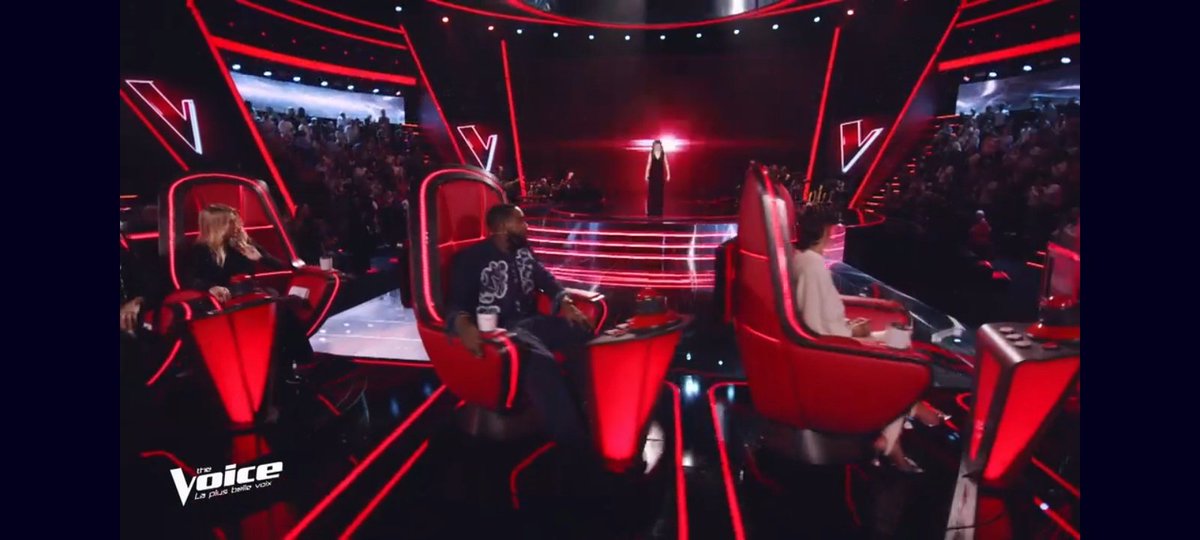 fabien_fichaux's tweet image. Le prochain talent s'appelait Arkange, elle a chantée "Vivre ou survivre" de Daniel Balavoine, aucun coach ne s'est retourné #TheVoice