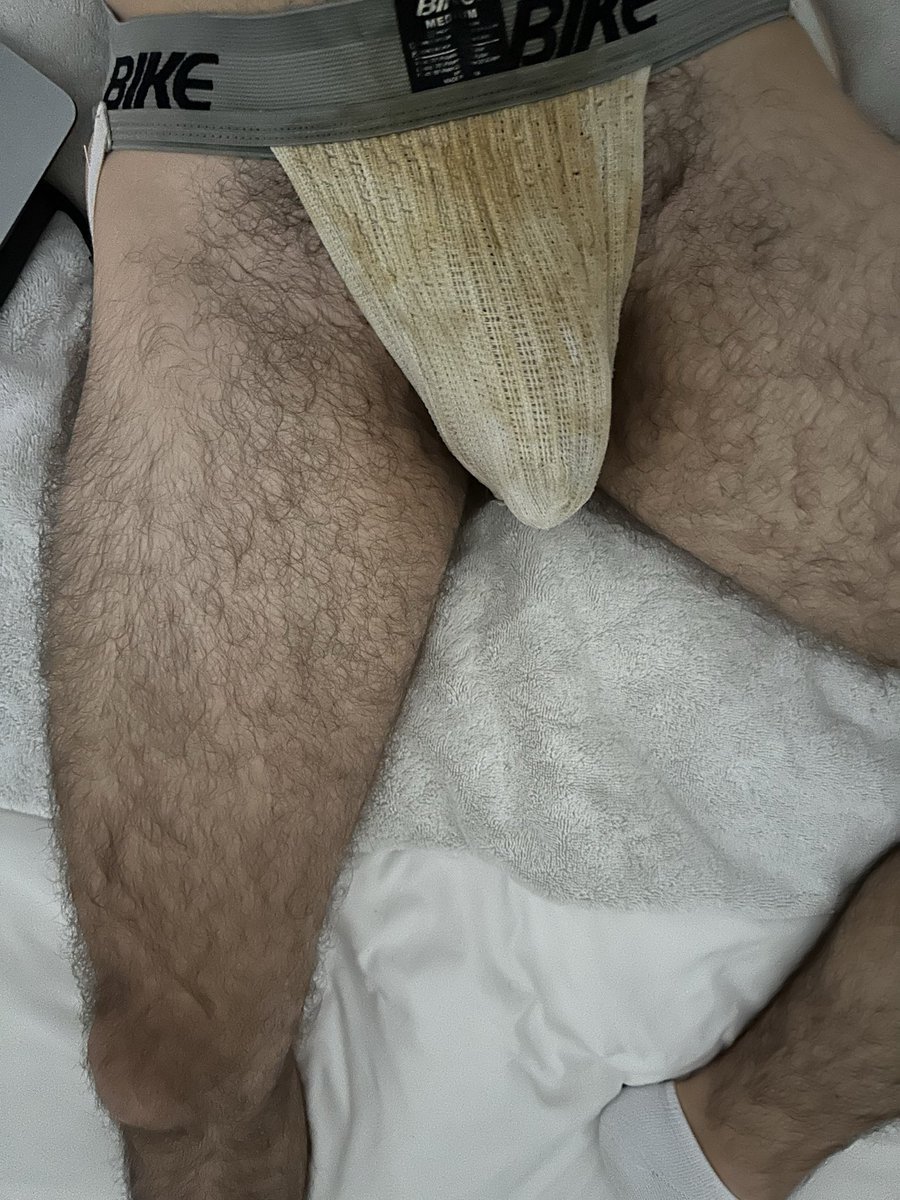 Hairy Bottom (30K) tweet media