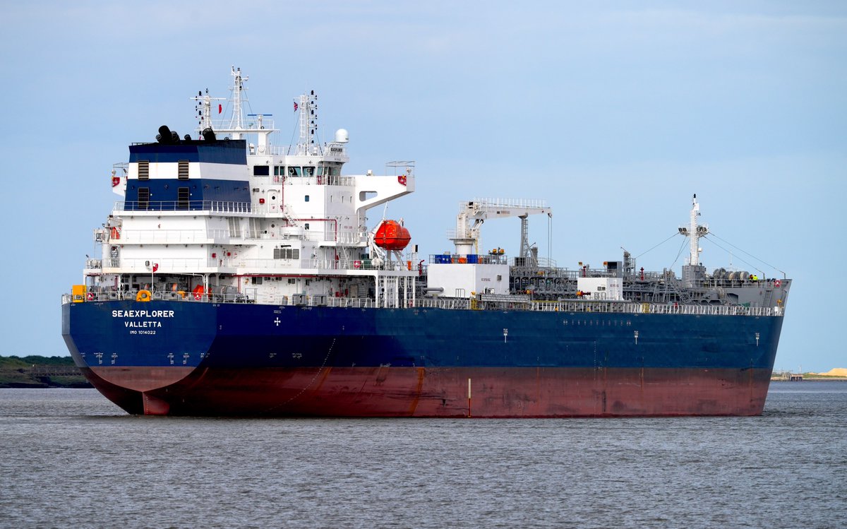FraserG32883664's tweet photo. New build tanker Seaexplorer, built in 2005, sailing for the open sea. #Seaexplorer #ChemicalTankers #GeneralCargoShip #Shipping #ShipsInPics #Marine #Maritime #ChemicalTanker #Shipspotting #Ship #WorkingRiver #Maritime #Ships #Schiffe #Schip #Tankers #Tanker #RiverThames #Thames https://t.co/CXCFHgyCDe