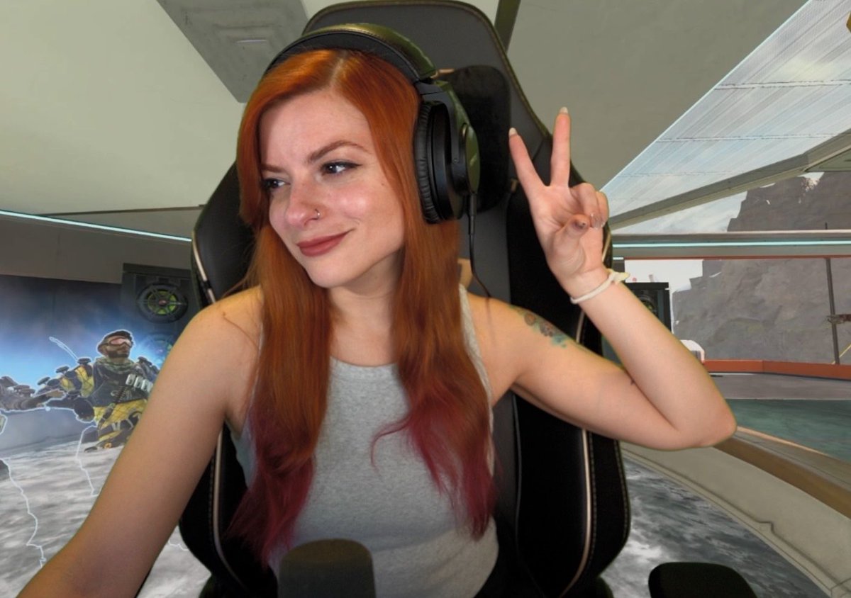 VikkiKitty tweet media