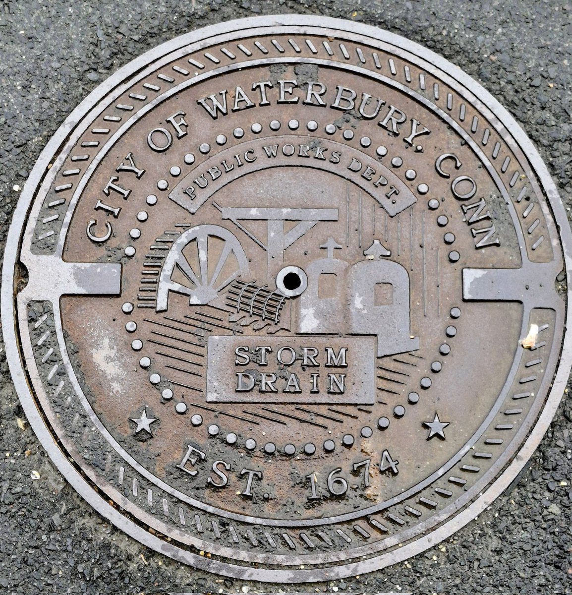 pauldrewry's tweet image. Waterbury, The Brass City, is READY!!!! ☔☔

#BraylonMullins #UConn