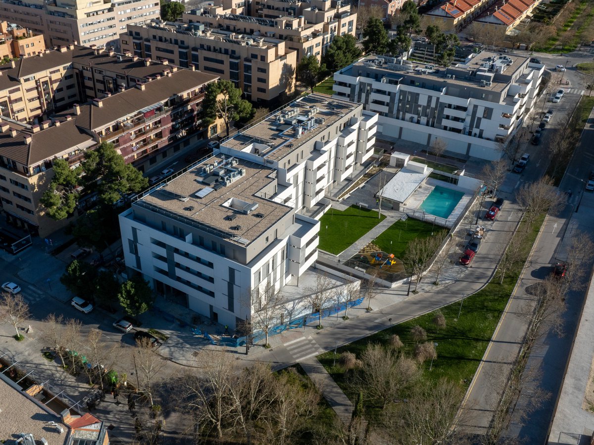 GrupoEgido's tweet image. Las vistas despejadas de la parcela y la orientación oeste de las viviendas de Natura Aranjuez 4 permitieron optimizar la entrada de luz natural y la relación de las viviendas con el exterior.

#NaturaAranjuez #ObraNueva #Aranjuez