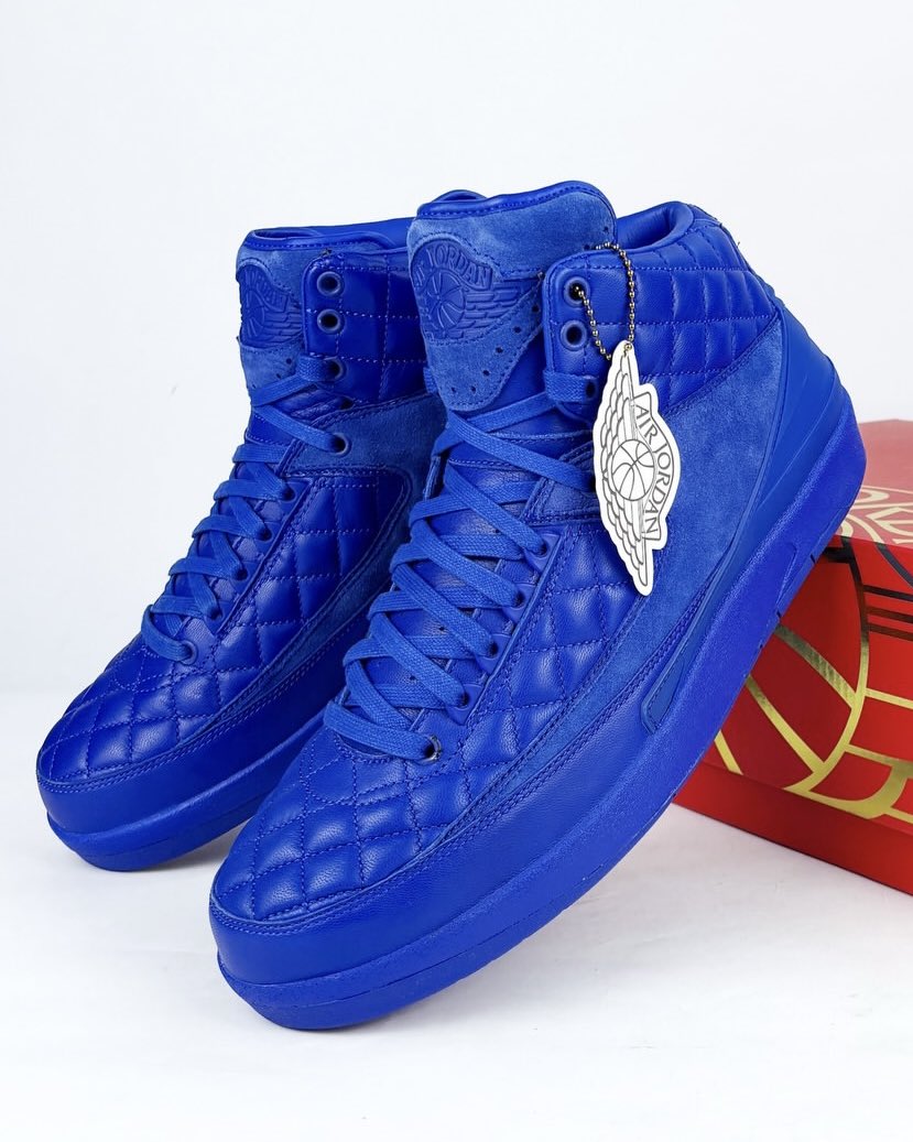 SoleRetriever's tweet image. FIRST LOOK: Devin Booker shares a “Just Don” Nike Book 2 PE 🤯

A tribute Don C’s Chanel bag-inspired Air Jordan 2 collab from 2015 🫡