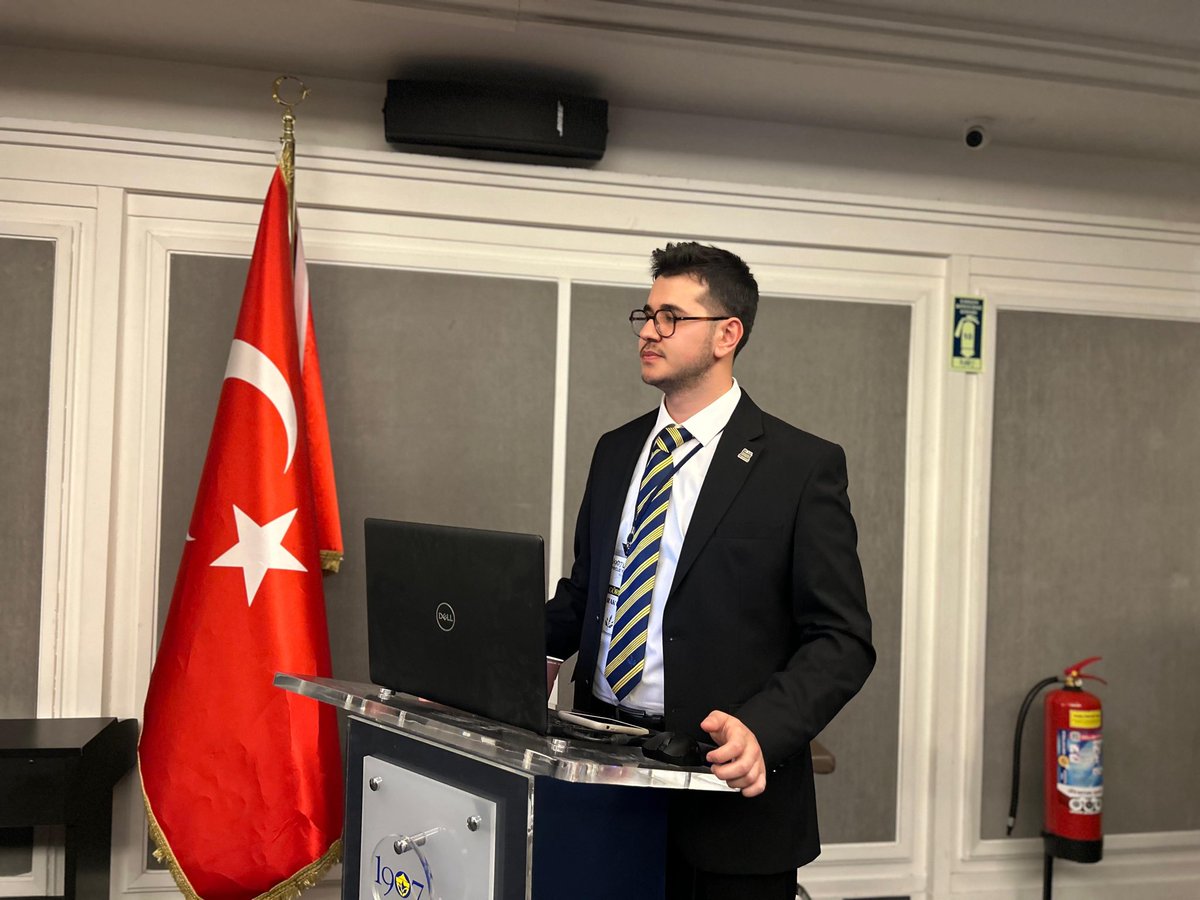 burakunsal_'s tweet photo. “Fenerbahçe’ye ve içinde bulunduğu topluma artı değerler sağlayacak projeler üretmek.”
AYDINLIĞIN İZİNDE GELECEĞİN PEŞİNDE. https://t.co/bWC6TWmxyw