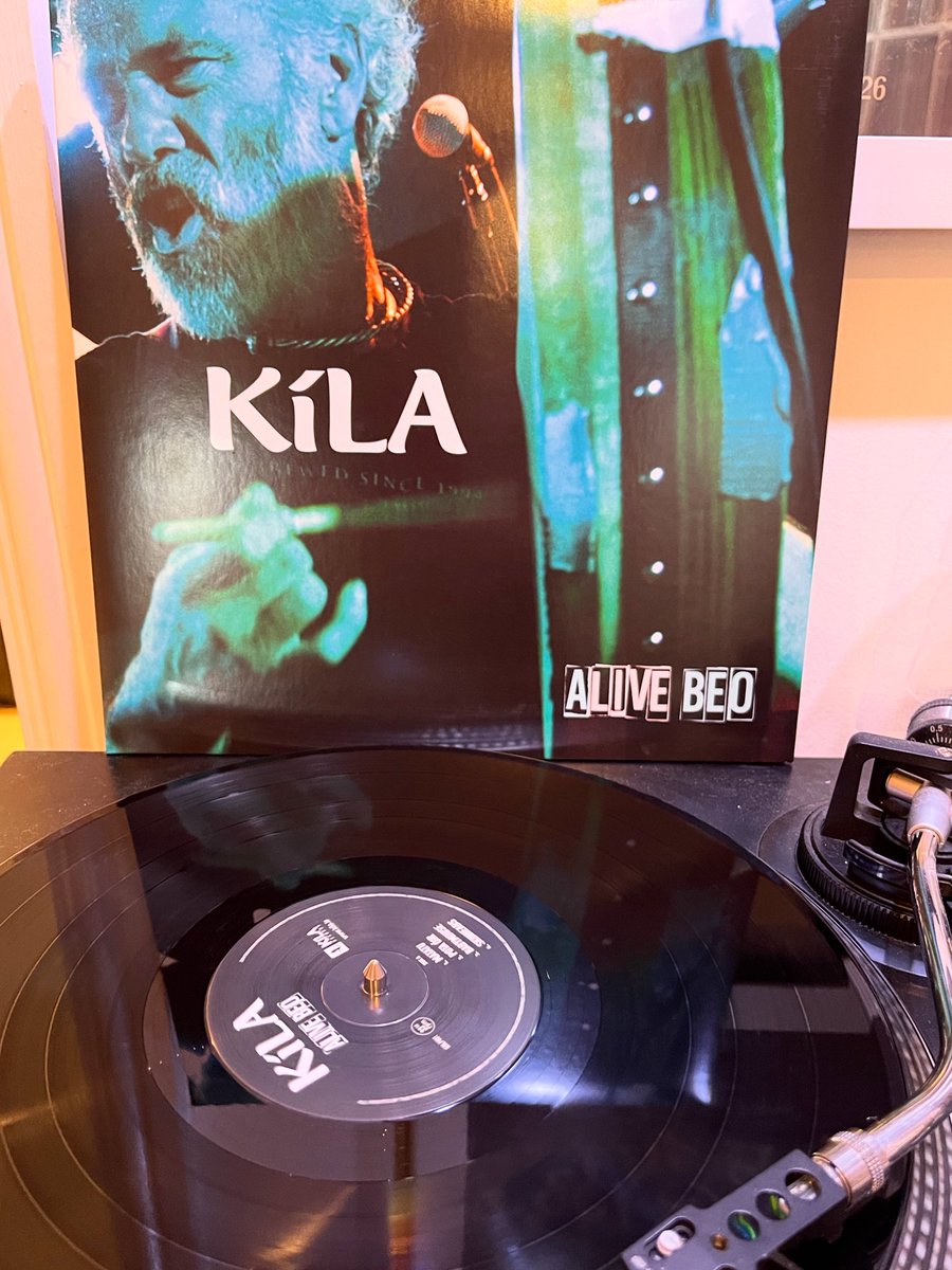 Oiche_'s tweet image. #nowplaying @KilaRecords - Alive Beo. One of Irelands greatest bands