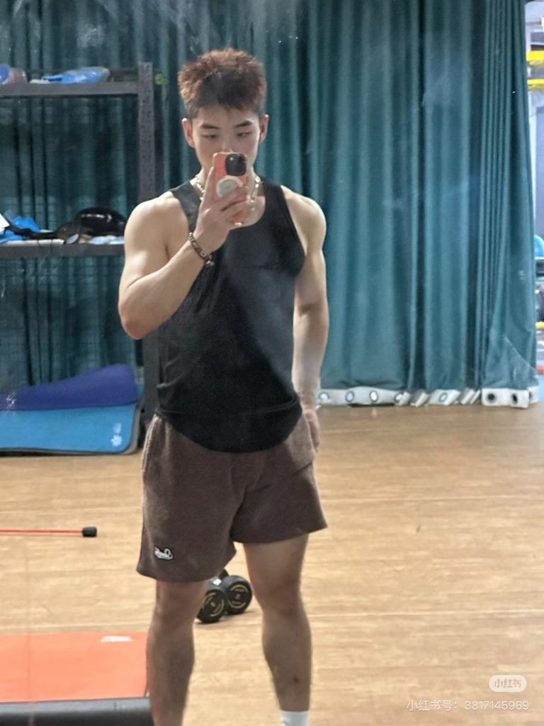 我在你身后 tweet media