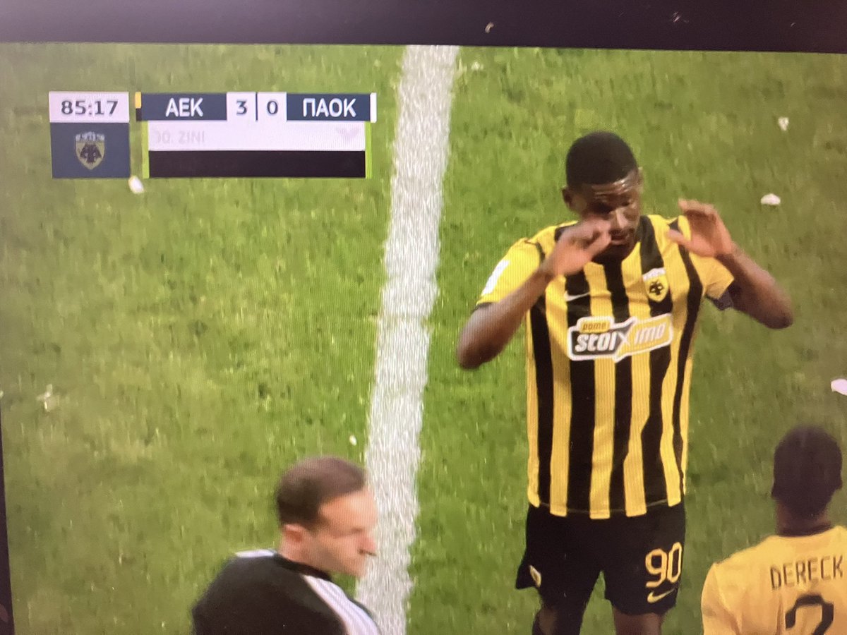 greenknight☘️ tweet media