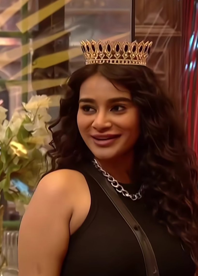 TheJonSnow26's tweet photo. Meet the winner of Biggboss Marathi Season 6🏆
तन्वी बोलते सबको कोलते🔥🔥

#TanviKolte #TanviTribes https://t.co/eZ4HkqanEX