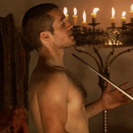 seriesemcena's tweet image. Durante uma entrevista à Men’s Fitness, em 2015, Henry Cavill contou que teve uma ereção durante a gravação de uma cena de sexo na série “The Tudors”:

“Na cena, uma atriz tinha que estar em cima de mim. Ela tinha seios espetaculares, e eu não tinha me preparado de um jeito que