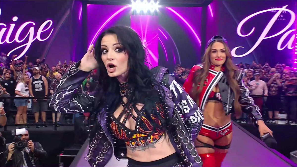 PaigeFancom's tweet photo. Still not over this! #WrestleMania @Saraya https://t.co/nCa7avh91T