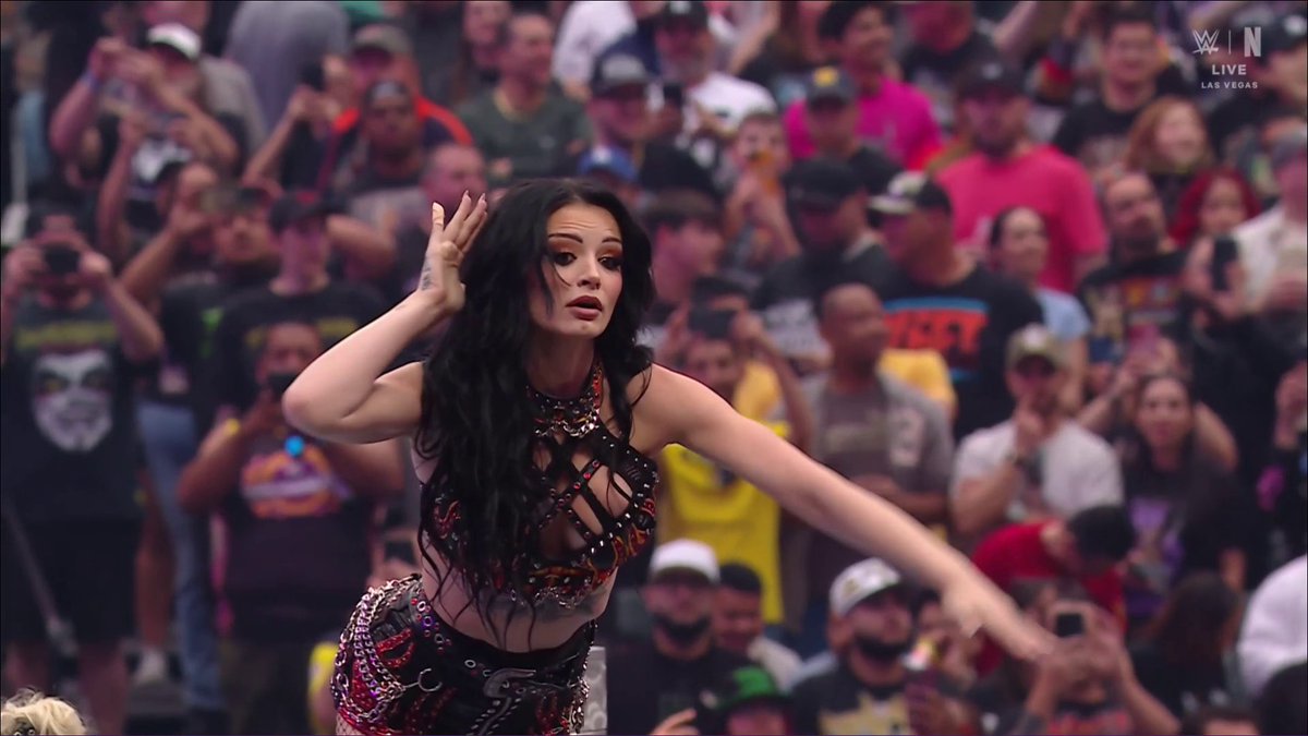 PaigeFancom's tweet photo. Still not over this! #WrestleMania @Saraya https://t.co/nCa7avh91T