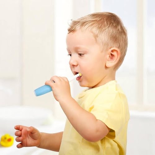 autism_products's tweet image. Teeth brushing in 60 seconds — for real. 🦷 The No-Fuss Toothbrush has 3 sides that clean all at once, 5 gentle sonic speeds for sensitive mouths, and a soft rubberized head. A game-changer for kids with #Autism #ADHD #SPD. Rated 4.7/5 by real parents. 👉 au-pr.co/toothbrush