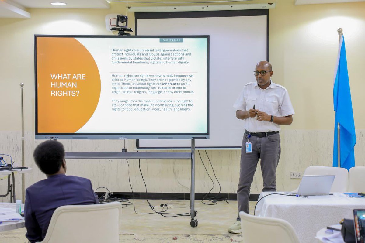 Dahabo_Abukar's tweet image. Gudiga Madaxa Bannaan ee Xuquuqul Insaanka Qaranka ayaa #Muqdisho ka daah-furay aqoon-is-weydaarsi soconaya toddobaad, kaas oo lagu xoojinayo dhismaha hay’ad madax-bannaan oo ilaalisa xuquuqul insaanka iyo isla xisaabtanka dalka oo dhan. #Mogadishu #UN #Somalia 🇸🇴