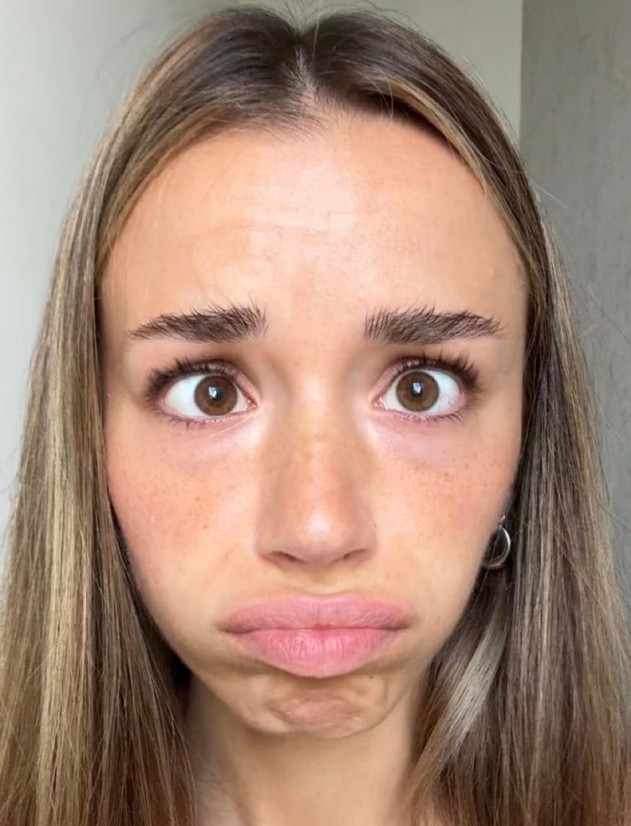 everydayPhia's tweet photo. You betas get so dumb when sadie is looking at you 😵‍💫

Like you just see her and instantly want to give me all of your money for some reason 🤭

I wouldnt complain though 😘 Its free money 💸

Findom catfish https://t.co/7dllQQ2ucd