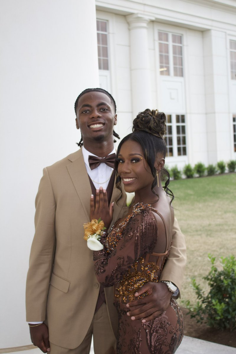 Skylerdouglas12's tweet photo. Amazing Prom 2026, Lots of Memories, Grateful to be crowned the first ever Prom prince of Spartanburg High-school!  Recognized as leader on and off the field! @nateharris79 @REFINEDFB @DaRow_WRU https://t.co/uwM4MW9UA0