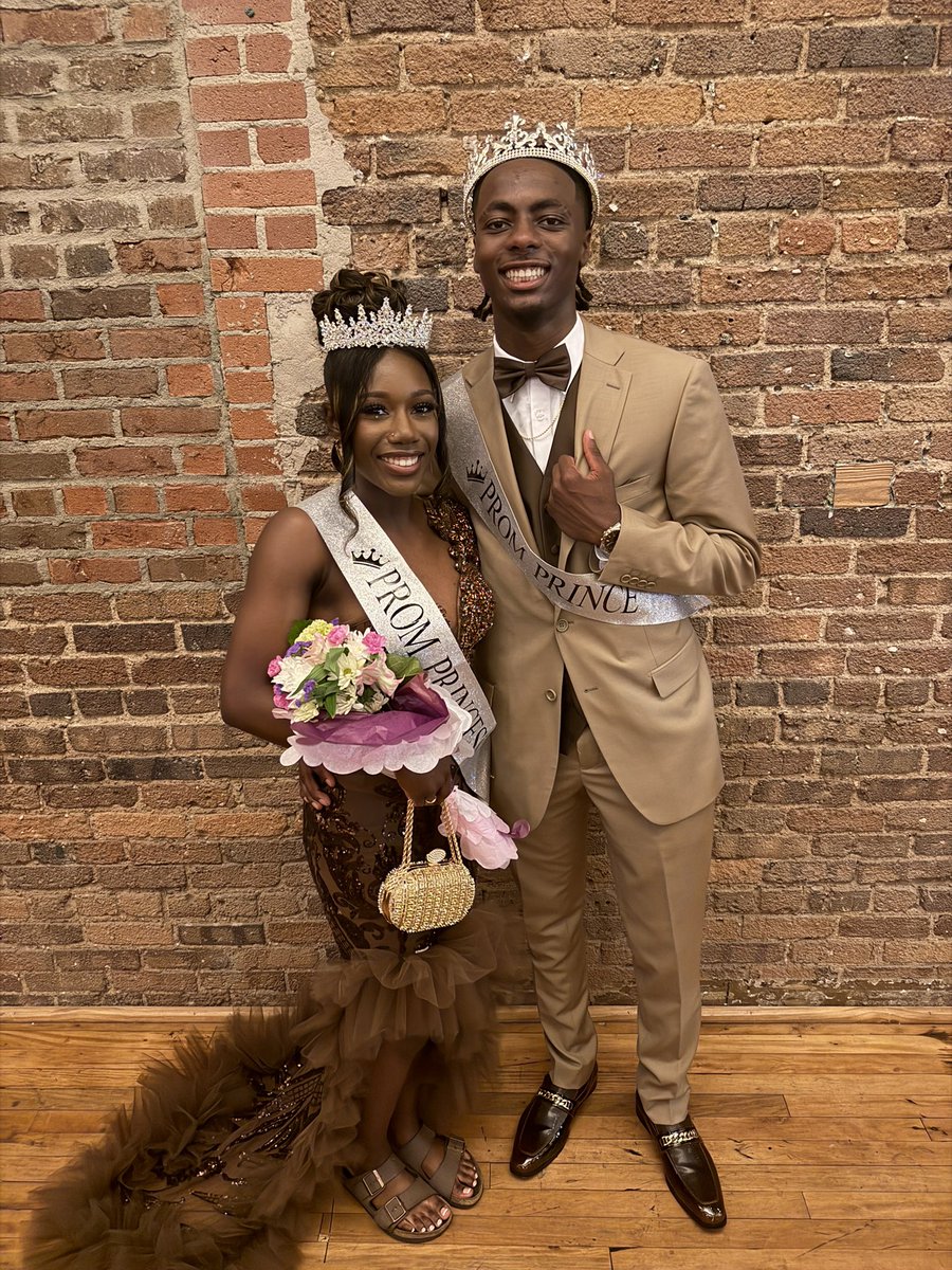 Skylerdouglas12's tweet photo. Amazing Prom 2026, Lots of Memories, Grateful to be crowned the first ever Prom prince of Spartanburg High-school!  Recognized as leader on and off the field! @nateharris79 @REFINEDFB @DaRow_WRU https://t.co/uwM4MW9UA0