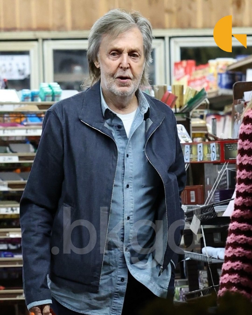 BackgridUS's tweet photo. #PaulMcCartney and wife #NancyShevell tapped into Laurel Canyon’s free-spirited energy as they enjoyed a weekend stop at the iconic Canyon Country Store in Los Angeles.

📷: @TheDailyStardust / @backgrid_usa 

For licensing inquiries, please email us at usasales@backgrid.com

#backgrid