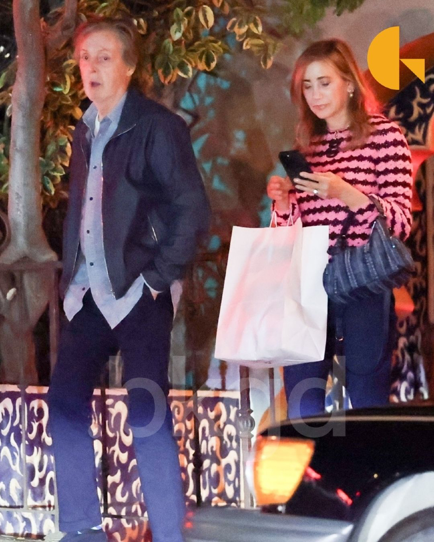 BackgridUS's tweet photo. #PaulMcCartney and wife #NancyShevell tapped into Laurel Canyon’s free-spirited energy as they enjoyed a weekend stop at the iconic Canyon Country Store in Los Angeles.

📷: @TheDailyStardust / @backgrid_usa 

For licensing inquiries, please email us at usasales@backgrid.com

#backgrid