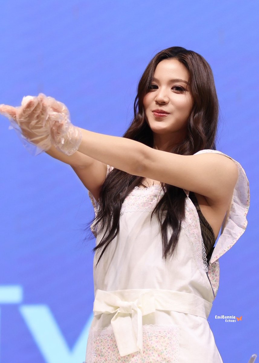 emibonnie-echoes tweet media