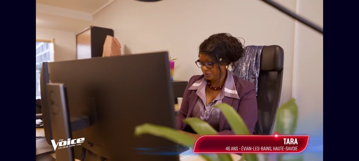 fabien_fichaux's tweet image. Le prochain talent s'appelait Tara, elle a chantée "Roc" de Nâdiya, aucun coach ne s'est retourné #TheVoice