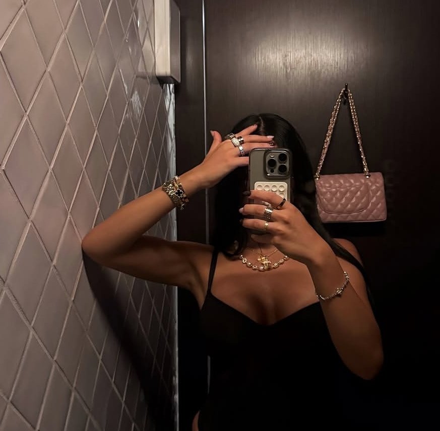 grancrispyy's tweet photo. happy bday my queen 🎂🧡
#HappyBirthdayCHRISTINA https://t.co/ra0vNLIFxQ
