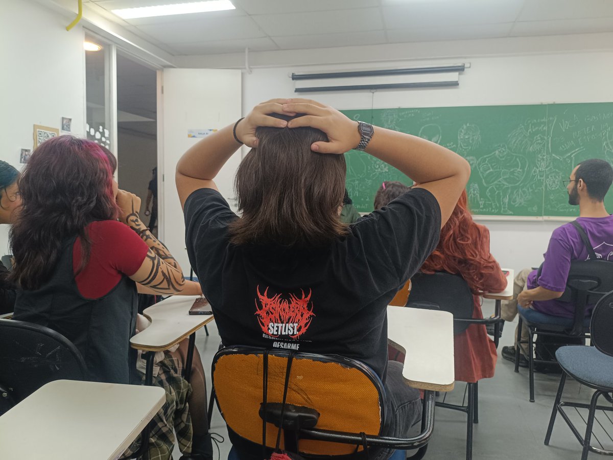 cereawwacervo's tweet photo. as pessoas aqui da UPABC não sabem que eu sou o acervo cereaw. https://t.co/LA6T2VDxyq
