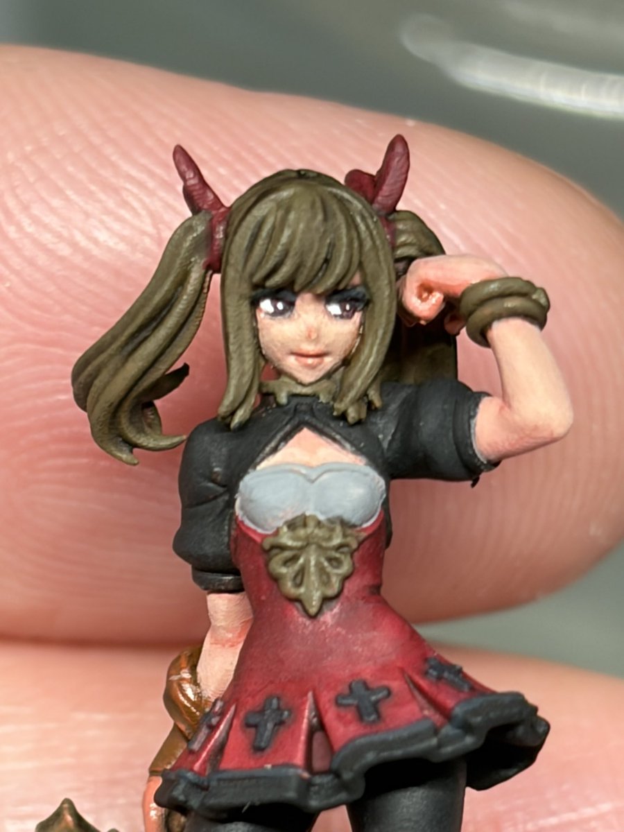 ULTRAZONE ドロシー wip 1
全体配色してシェイド塗布→瞳の含め顔の塗りをある程度進めたところまで。
足は素足か迷ったけどフロストグレイブで使うことを考えてタイツに_(┐「ε:)_
職業的にはデーモンスレイヤーだろうか？でもメインサモナーのつもりだから使いづらいな🙄